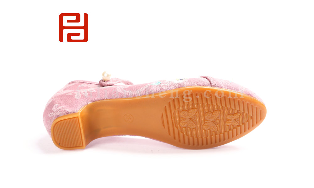 國潮有福 福連升2020春時(shí)尚中跟民族風(fēng)繡花女單鞋圖片