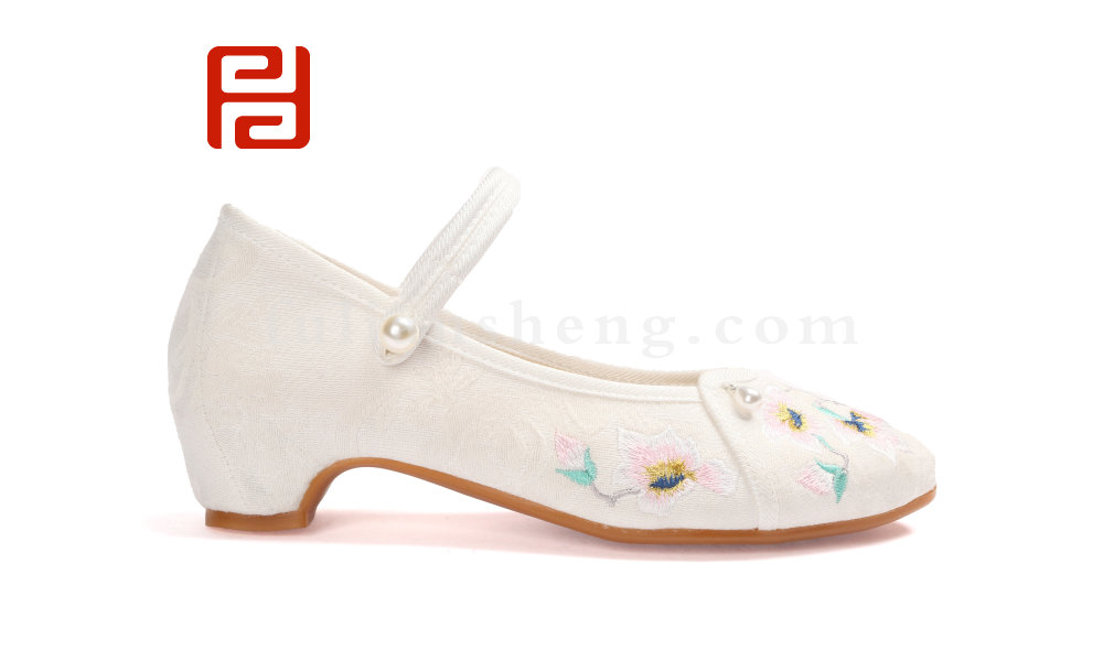 國潮有福 福連升2020春時(shí)尚中跟民族風(fēng)繡花女單鞋圖片