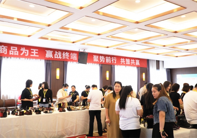 鄭州老北京布鞋批發(fā) 老北京布鞋廠家批發(fā)