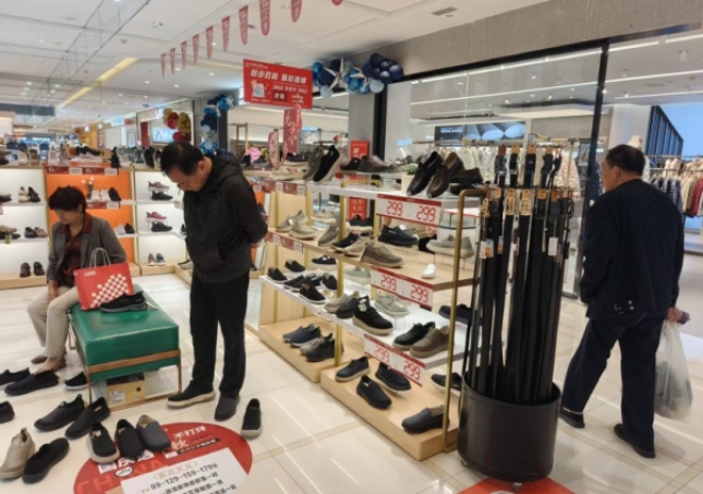 賀：福連升休閑鞋河南洛陽洛龍區(qū)專賣店正式開業(yè)！