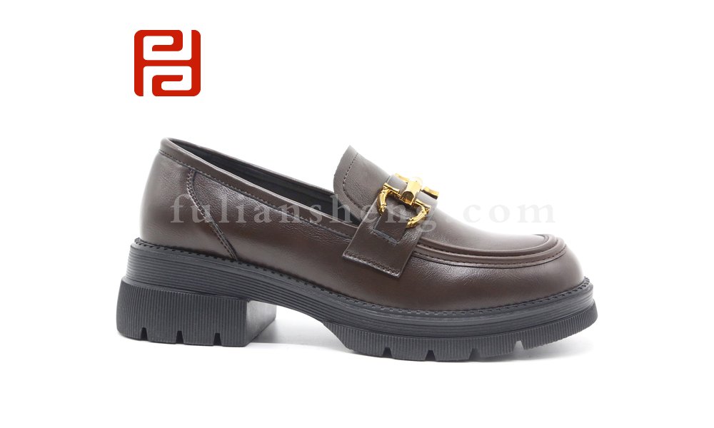 春季新款英倫金屬環(huán)扣復(fù)古樂福鞋中跟厚底女鞋