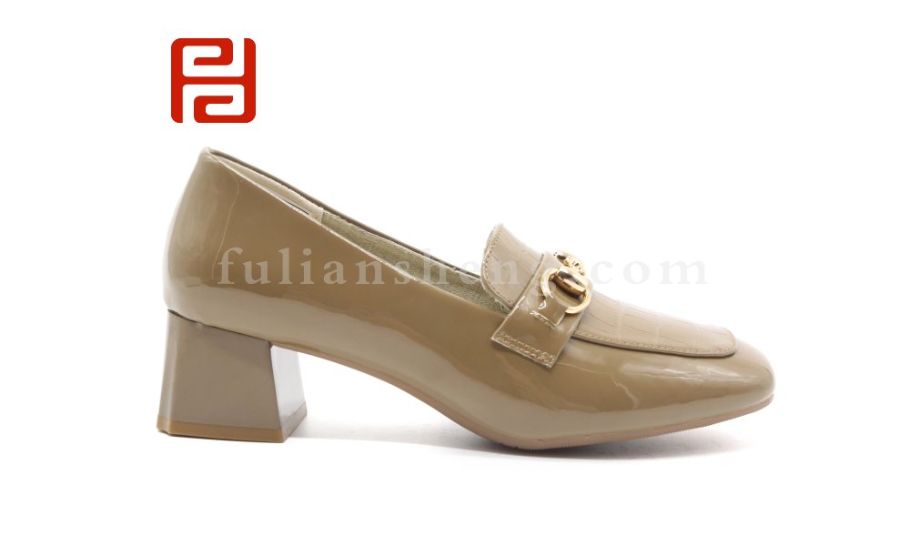 春季新款漆皮亮面粗跟舒適樂福鞋中跟時尚女單鞋